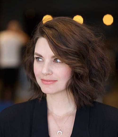 Loose Wavy Hairstyle