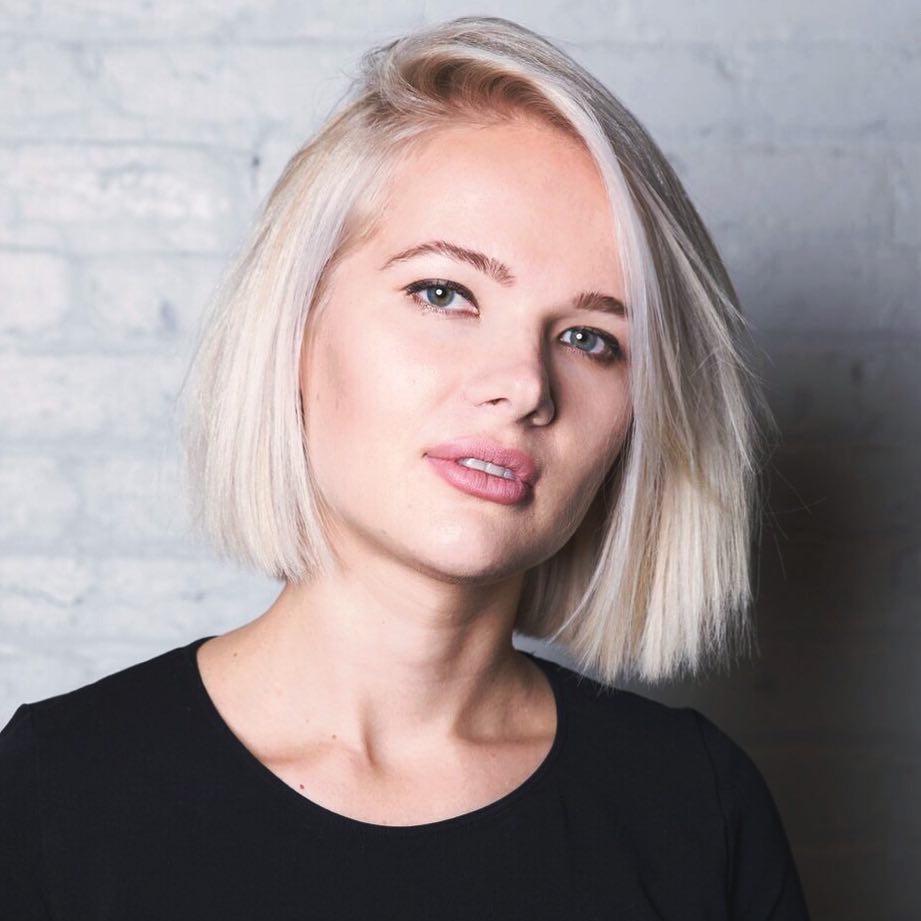 Side Rush Platinum Long Bob