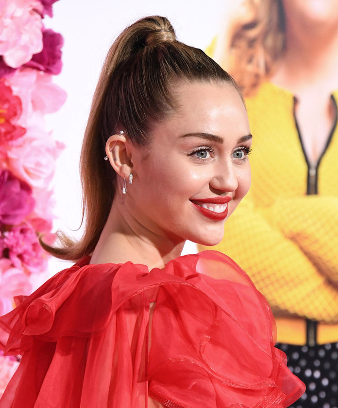 Sky High Ponytail Hairstyle 1