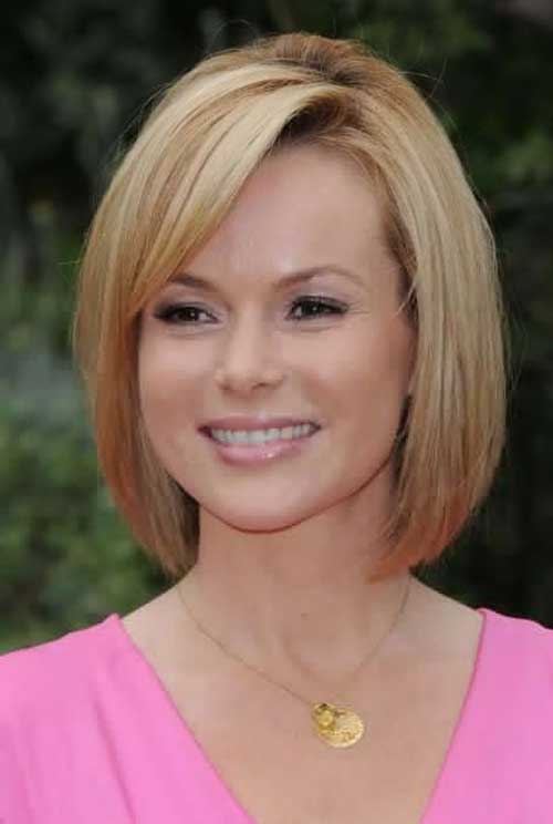 Straight Fine Blonde Short Hair for Over 40