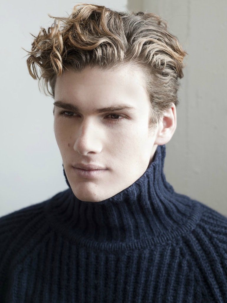 Wavy Blonde Hairstyle