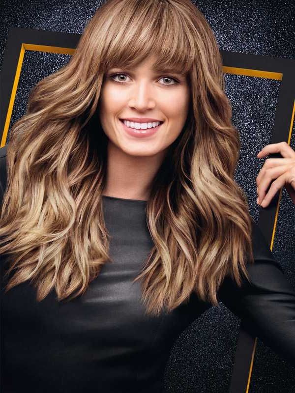 Attractive fall hairstyle for an oval face in Fall