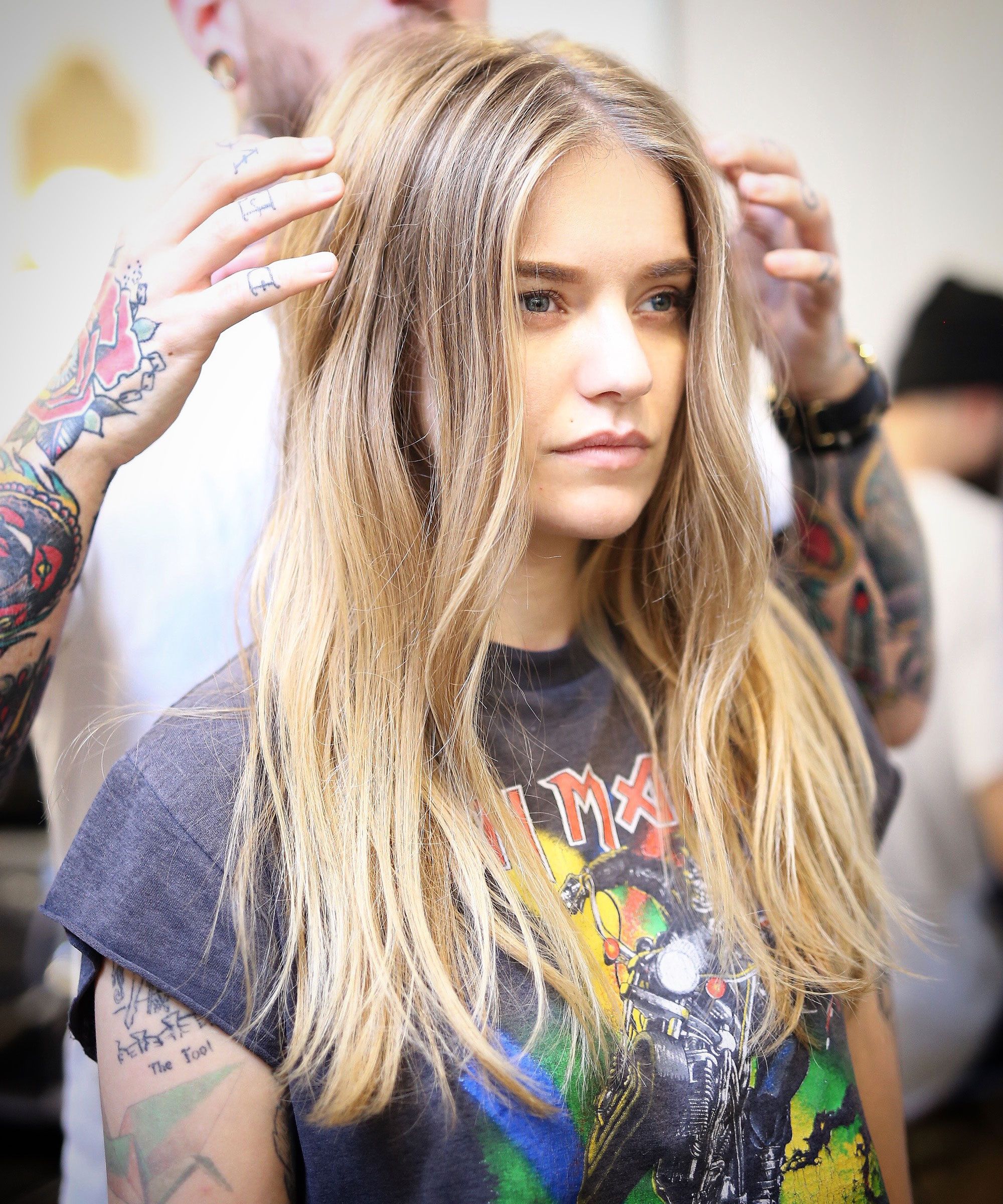 Beautiful fall straight hairstyle to make you look younger