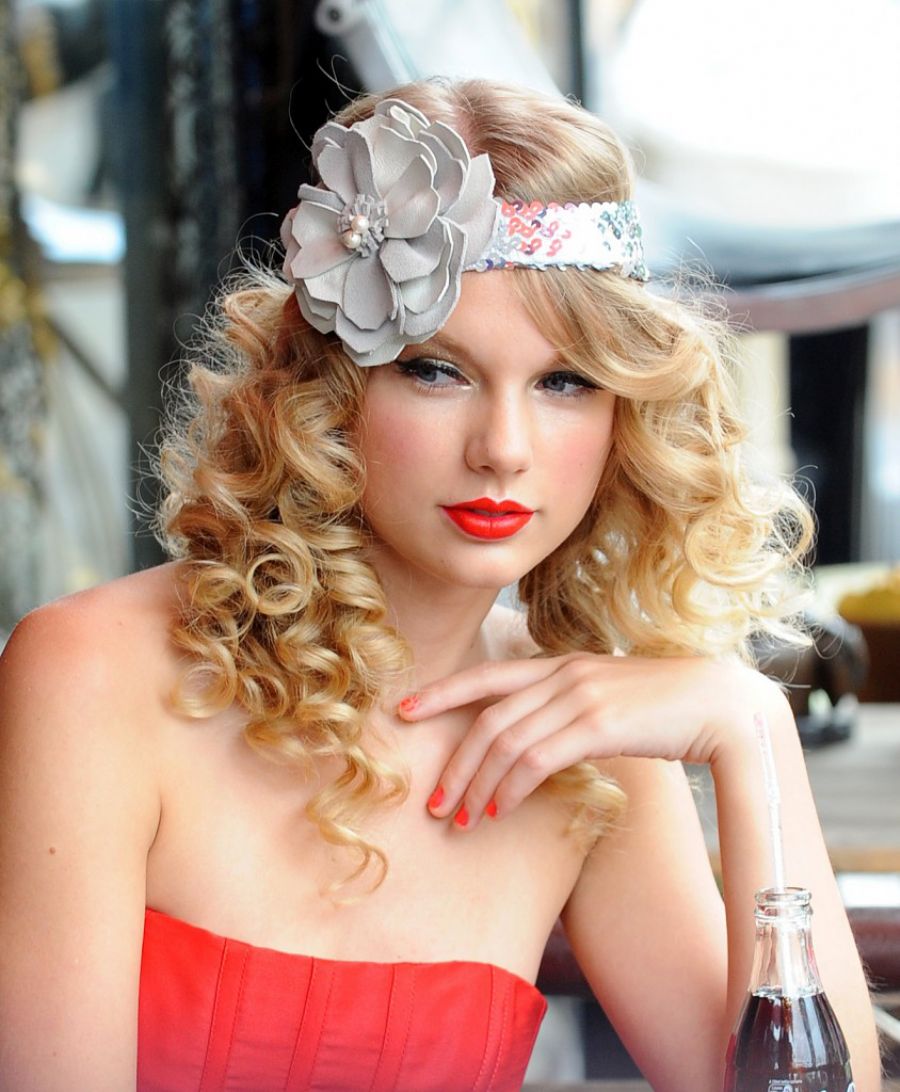 Blend of Straight and Curly Hair with a Floral Headband
