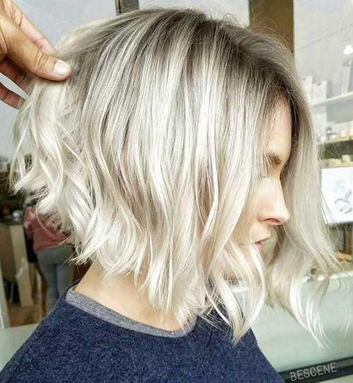 Blonde Short Wavy Bob Cut