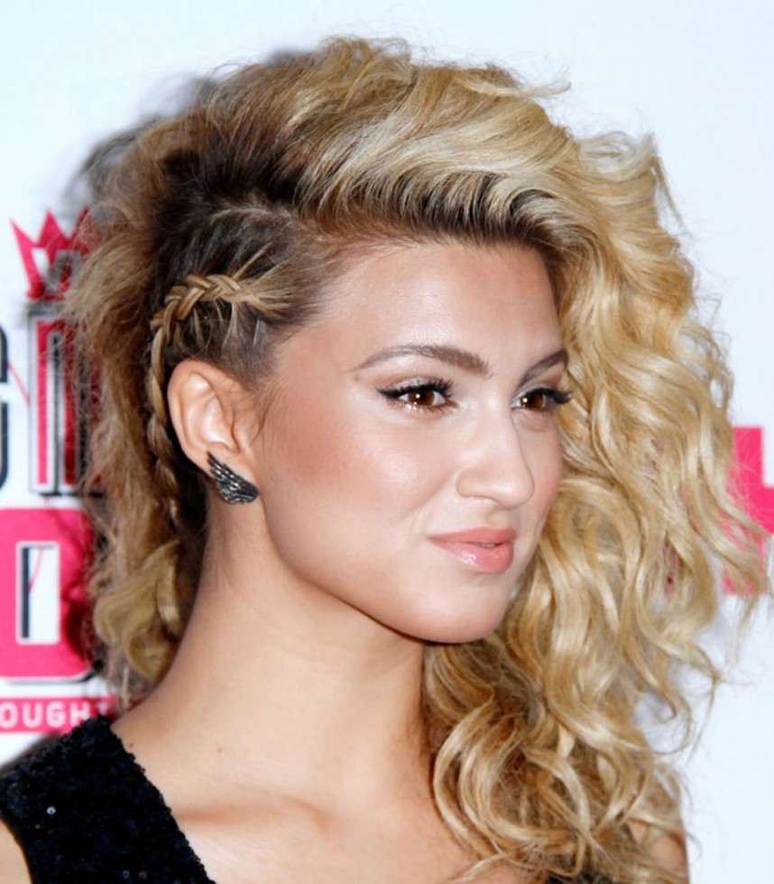 Brunette Blonde Open Hairdo with Side Braid