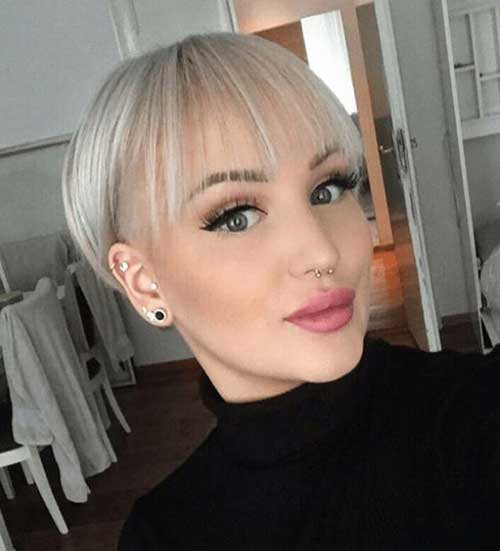 Cute Short Hairstyle for Fine Hair