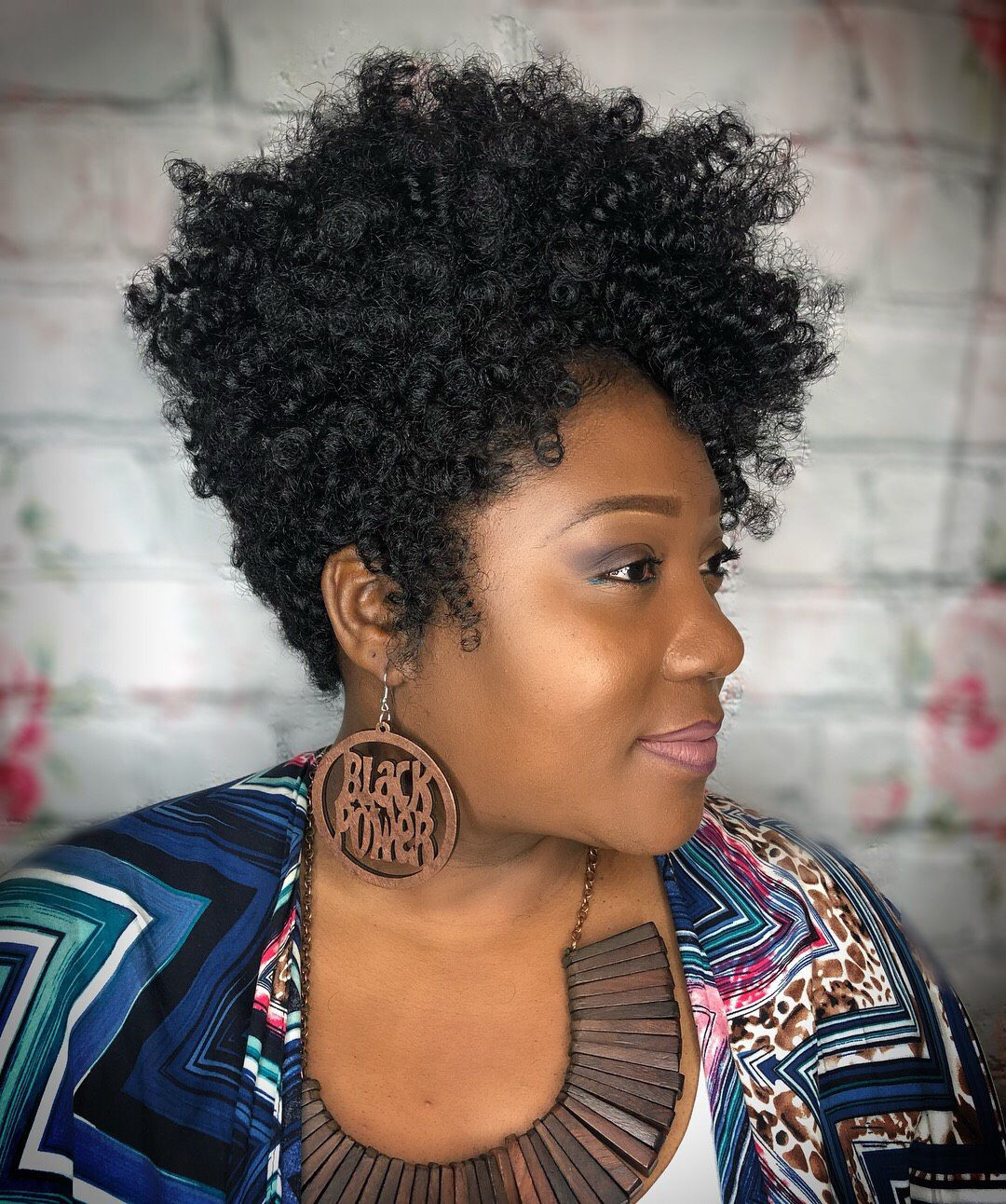 Finger Coils Rose with Short Hair