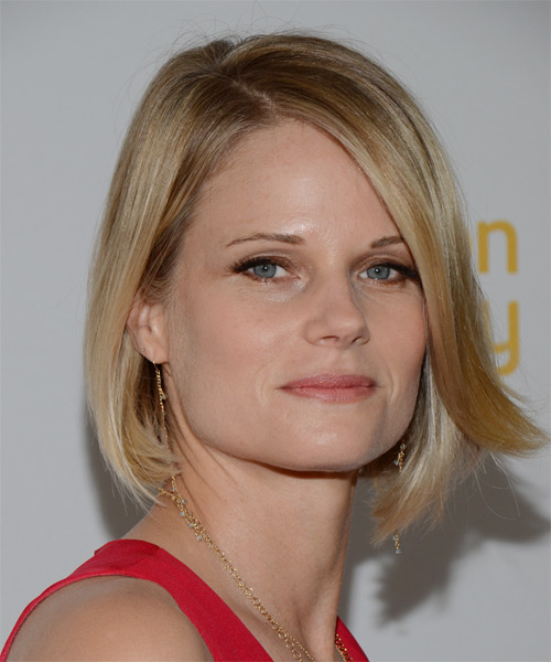 Joelle Carter Medium Straight Bob Hairstyle
