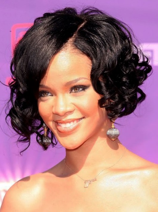 Rihanna’s Curly Bob Haircut