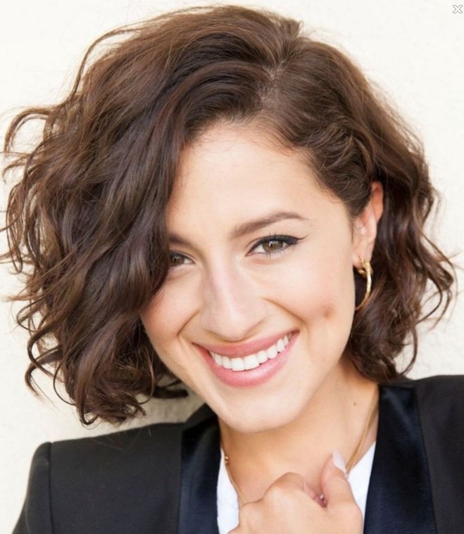 Short Wavy Hairstyle