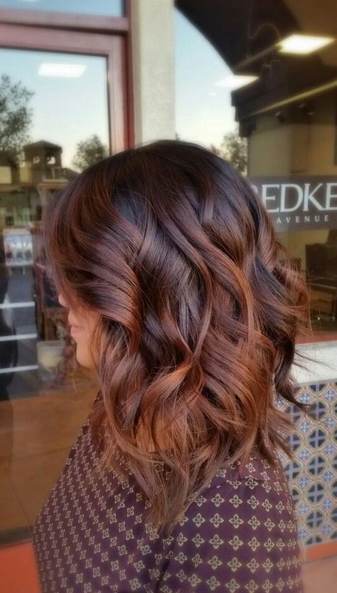 Short hairstyle with interlinked hair