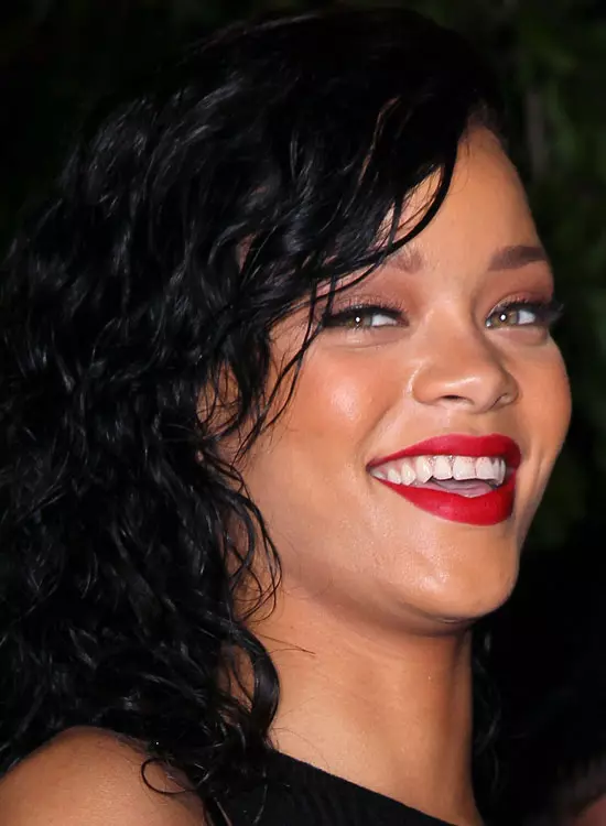 The Wavy Black Bob
