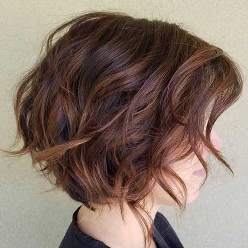 Thick Wavy Bob Cut