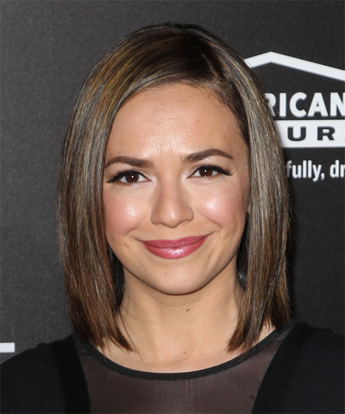 Vanessa Martinez Medium Straight Bob Hairstyle