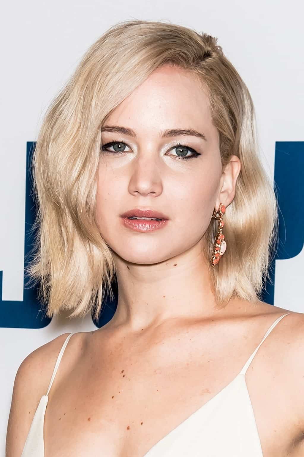 Wavy Blonde Bob
