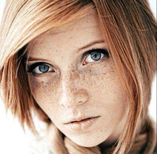 Brown Highlighted Short Wavy Hair Idea