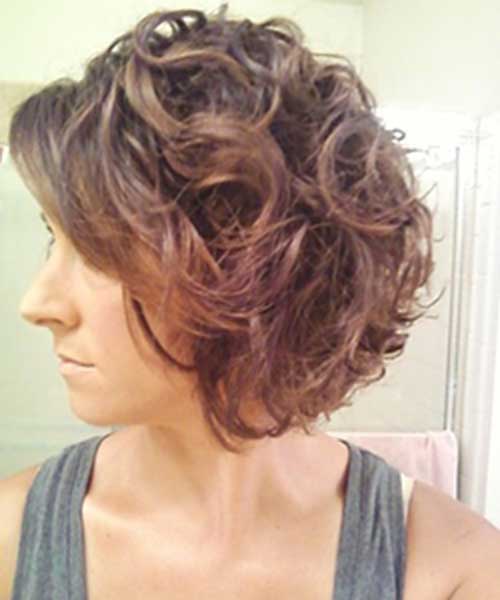 Chic Short Curly Brown Bob