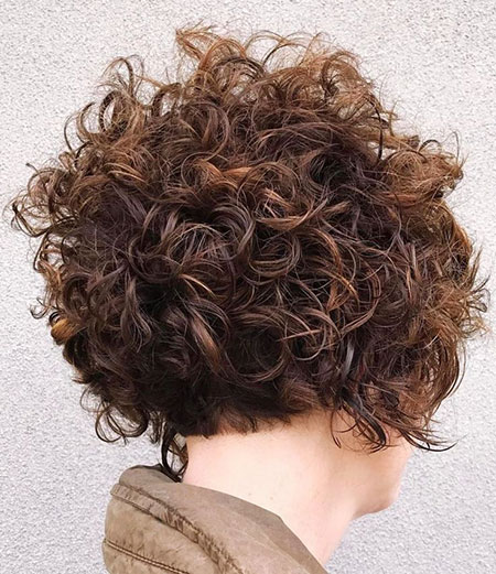 MESSY CURLS SHORT BOB