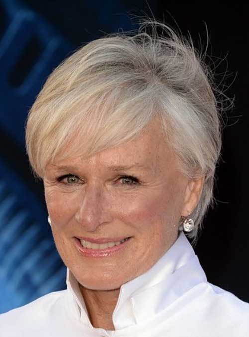 Short Haircuts for Older Women 2