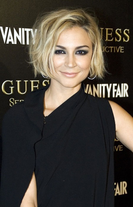 TRENDY SHORT LOW MAINTENANCE CUT