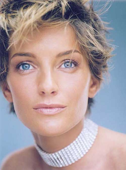 Best Hair Color for Short Hair 10