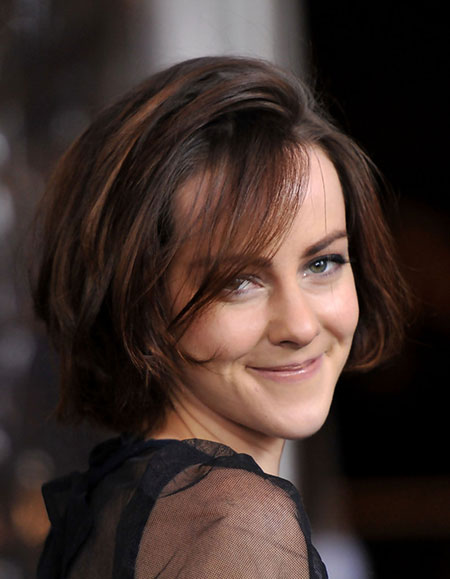Cute Layered Short Bob Hairdo