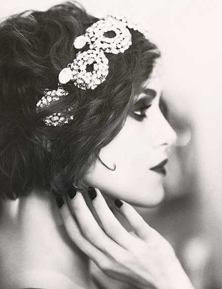 The Fabulous Wavy Wedding Bob Hairstyle by Keira Knightley