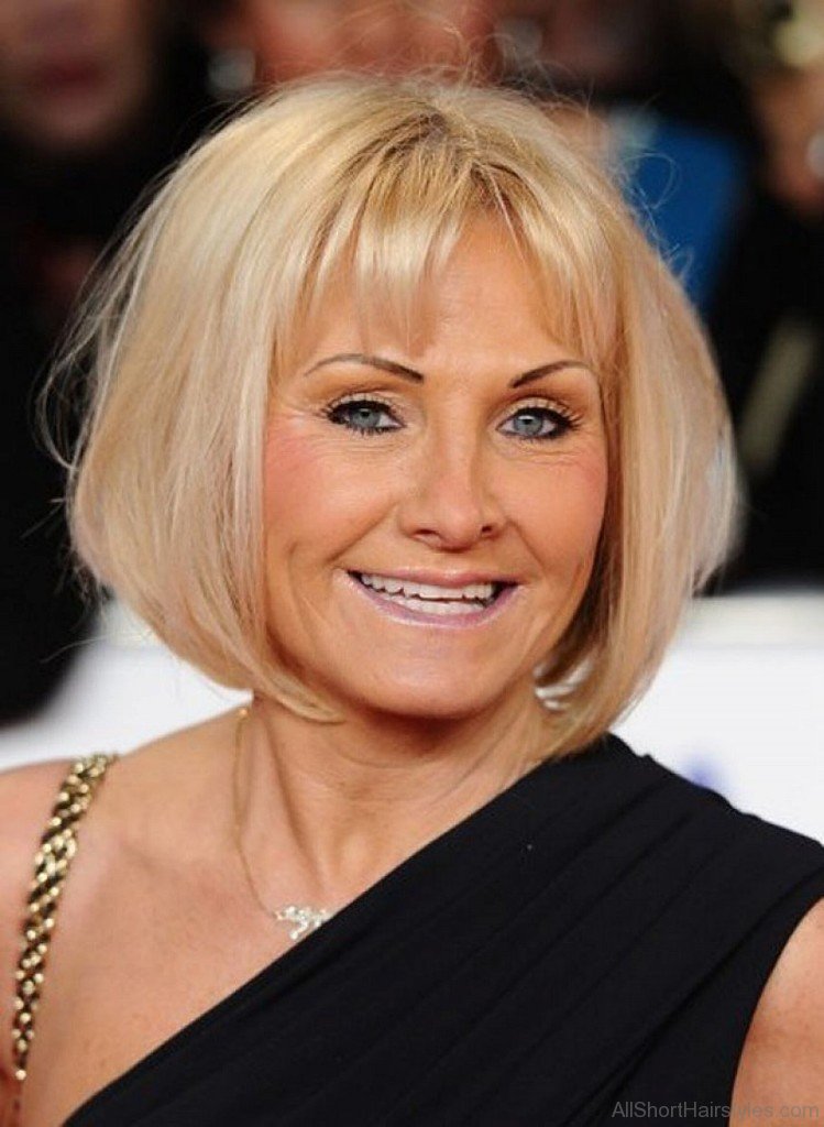 Versatile Blonde Bob Hairstyle