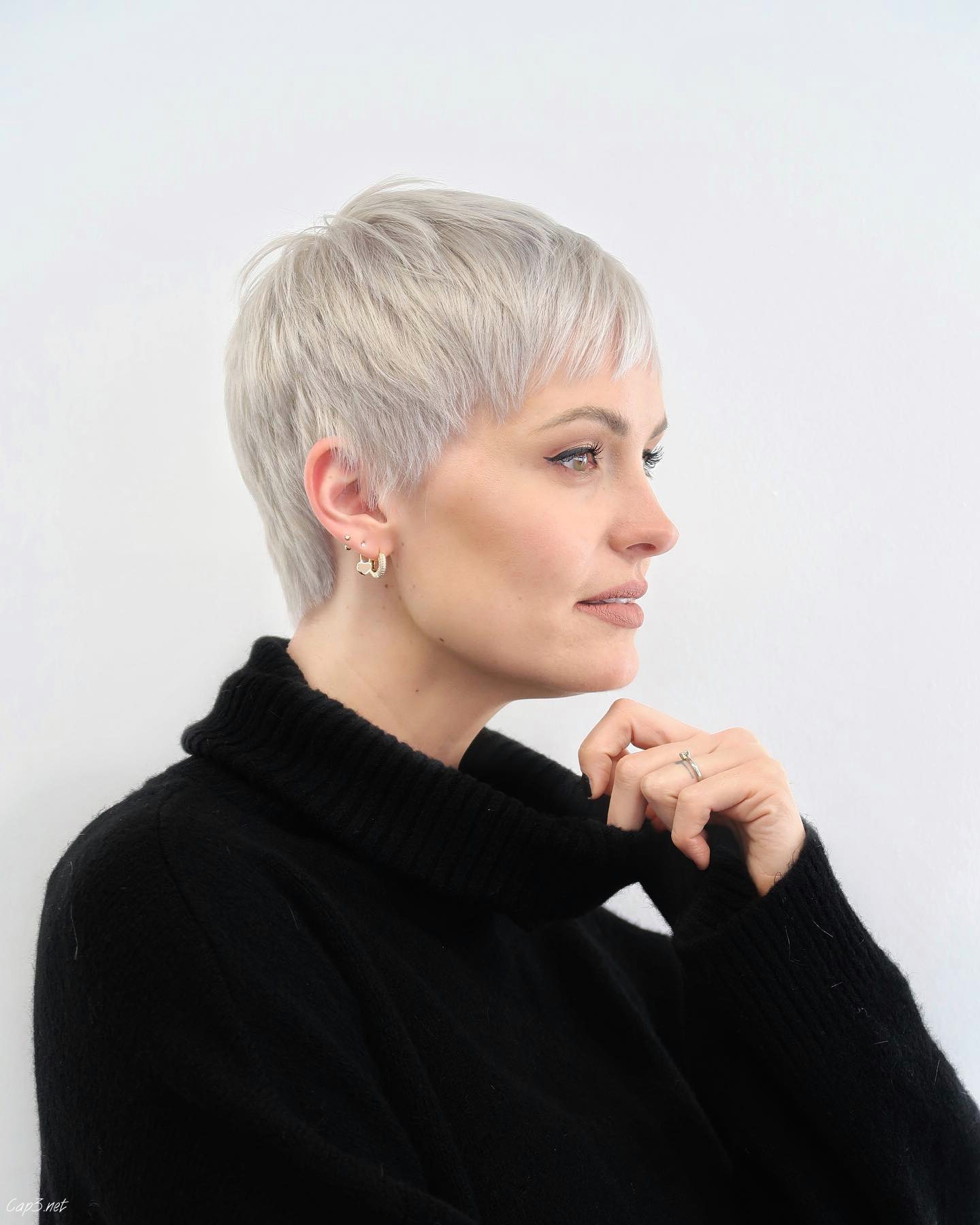 Icy Silver Short Hair