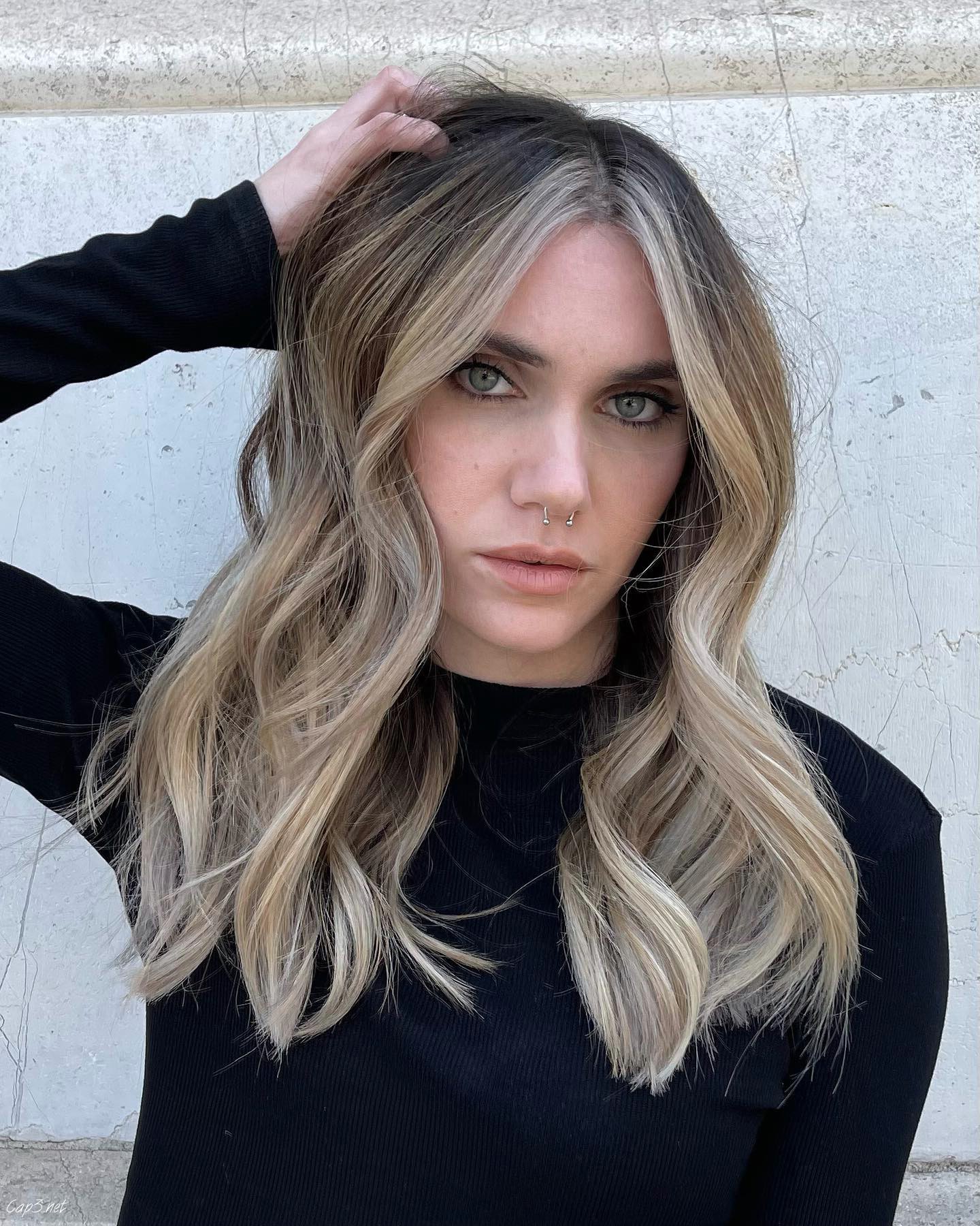 Light Blonde Wavy Look