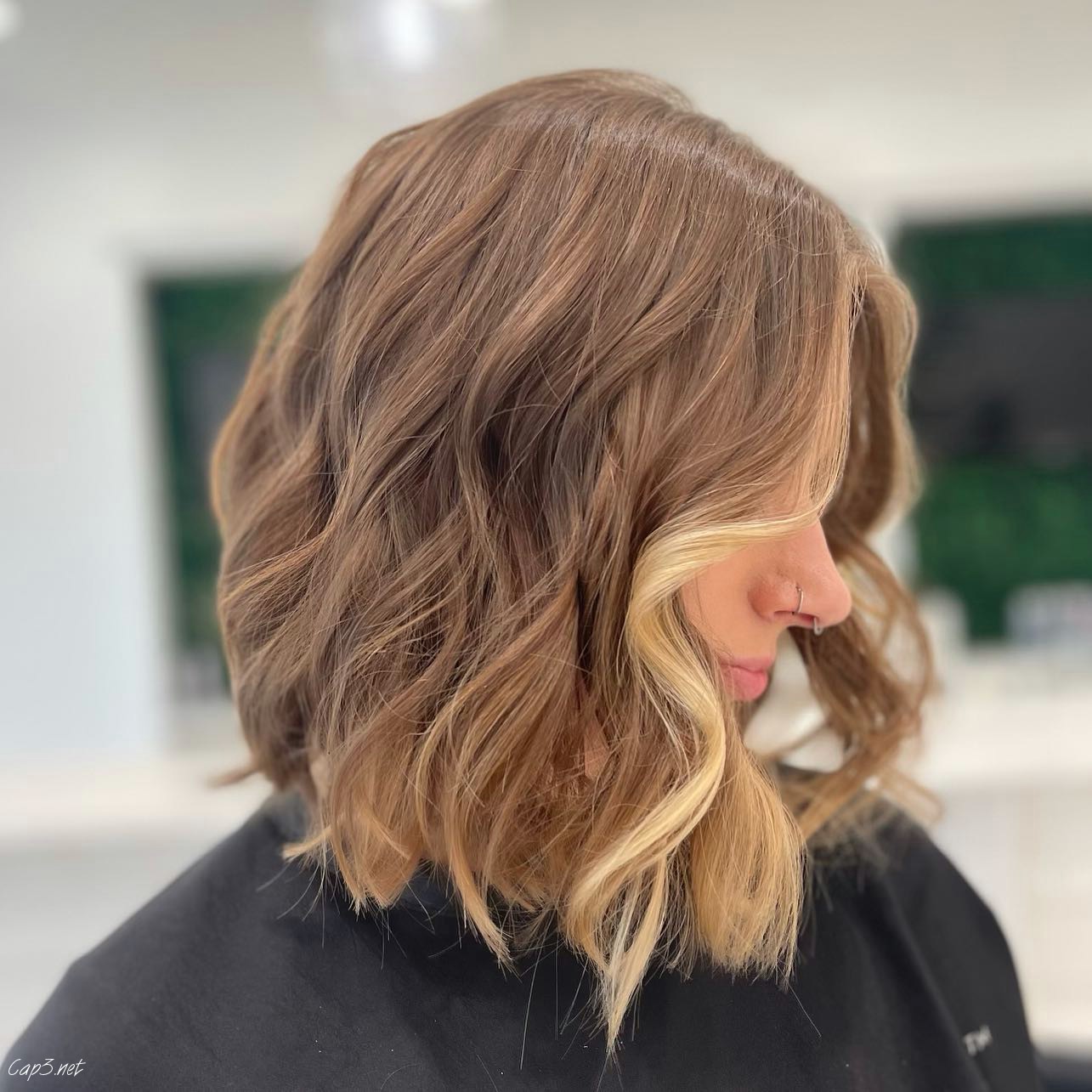 Wavy Blonde Lob