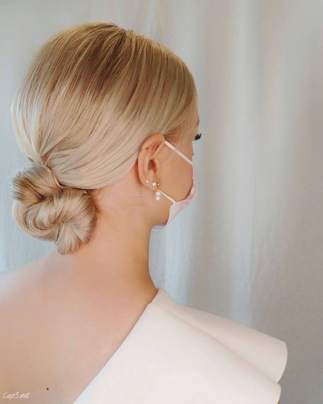 Formal Blonde Messy Bun