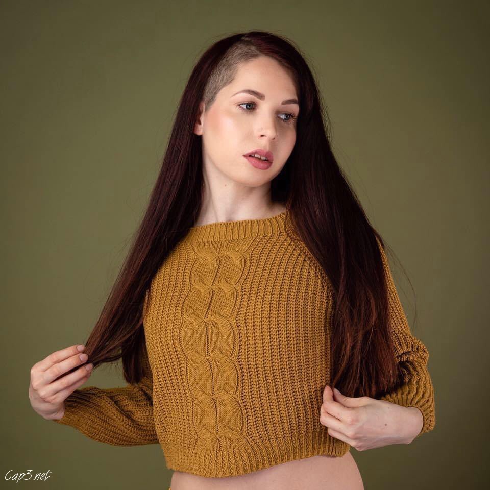 Long Auburn Undercut Hairdo