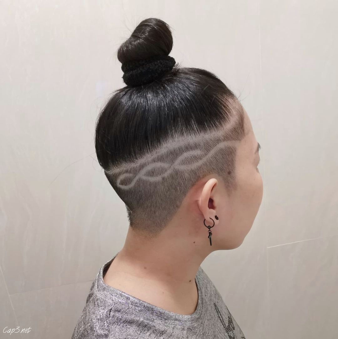Short Brown Undercut Hairdo