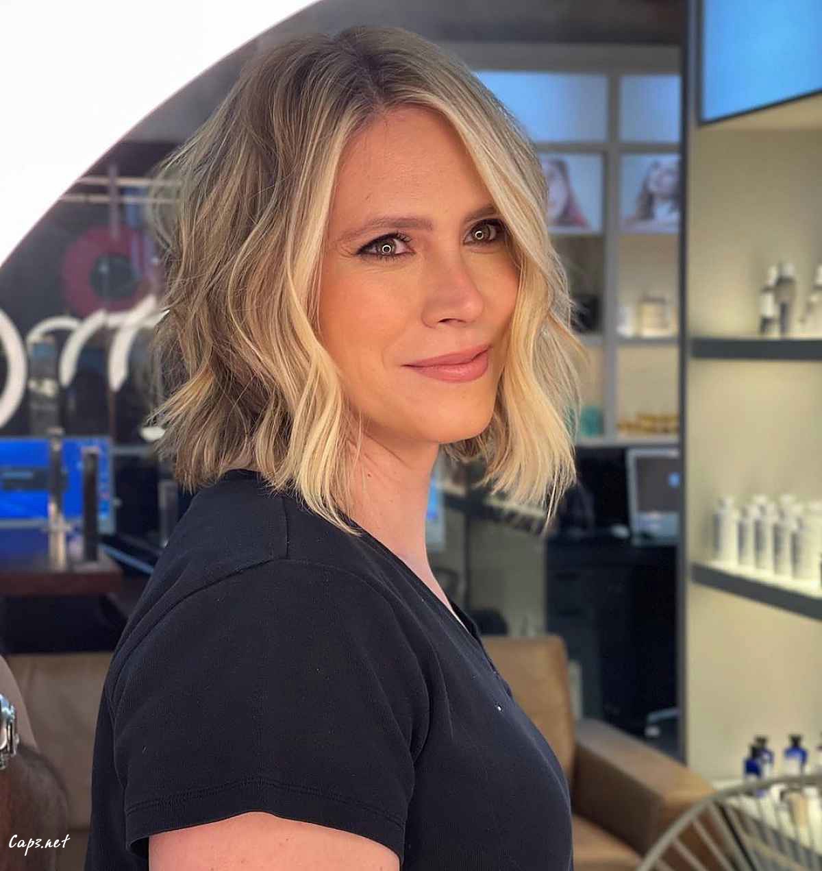 blonde short wavy bob hairstyle for women