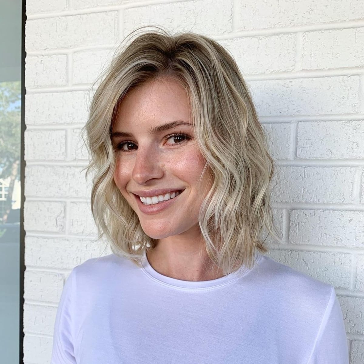 bob with deep side part and waves