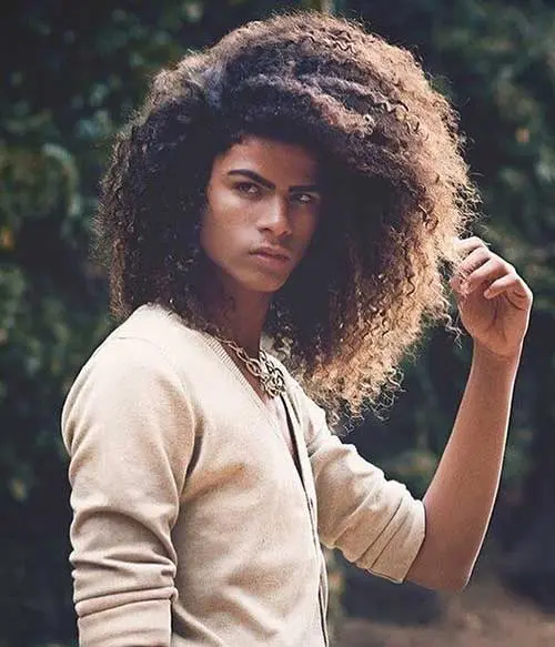 curly long hairstyle 3