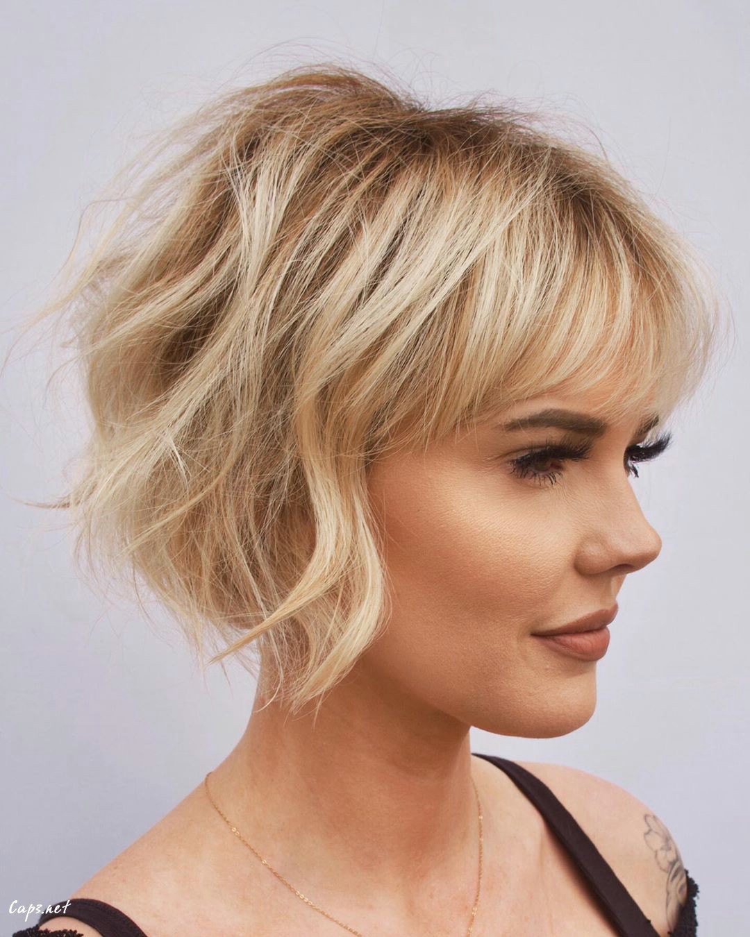 cute short wavy bob with bangs