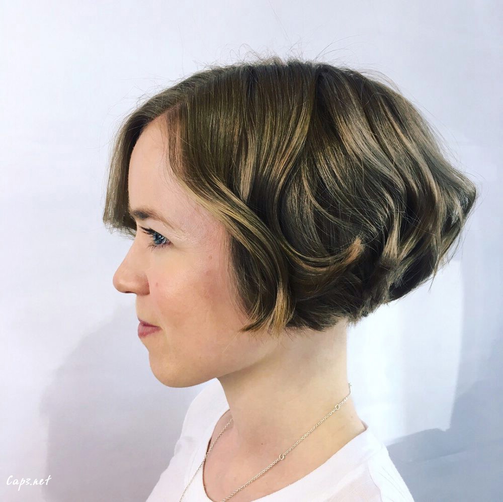 ear length wavy bob