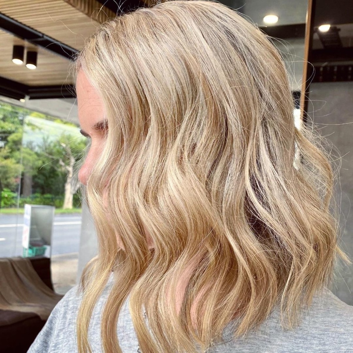 long blonde wavy bob hairstyle