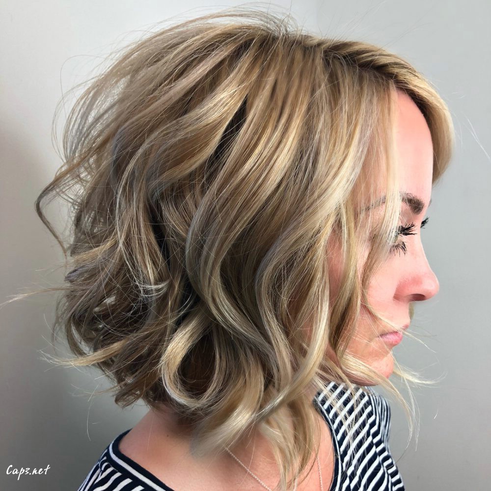medium wavy bob