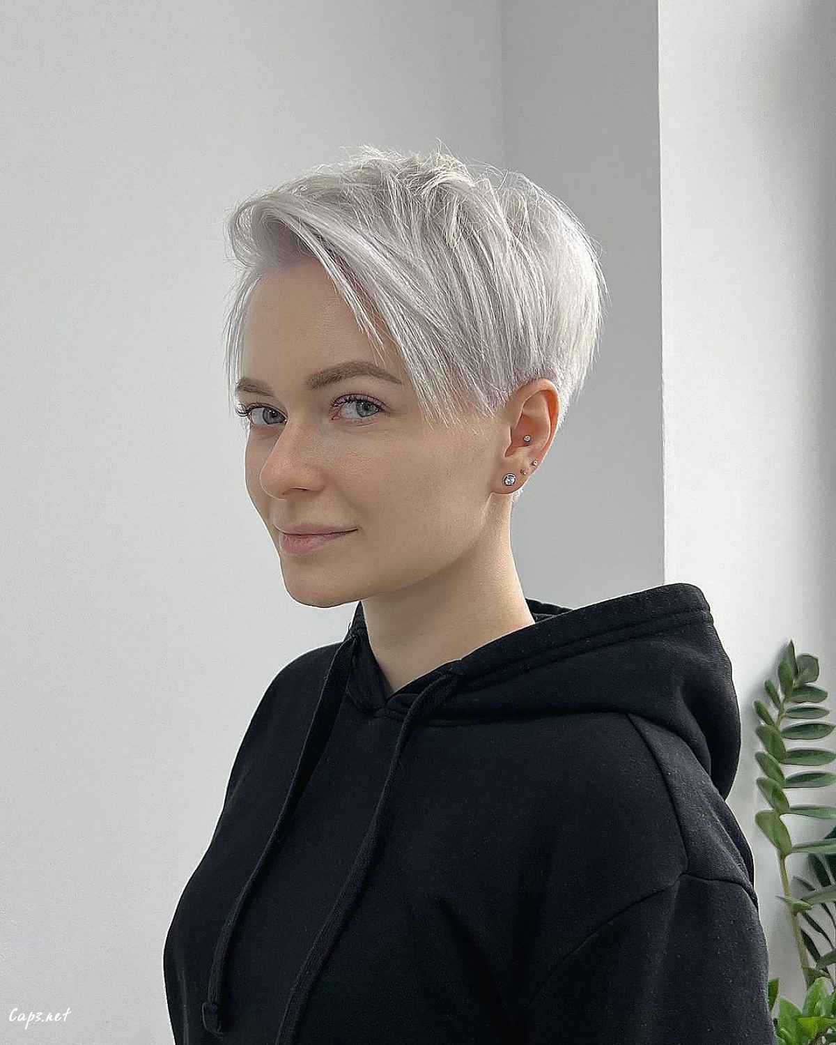 modern pixie cut for finer hair