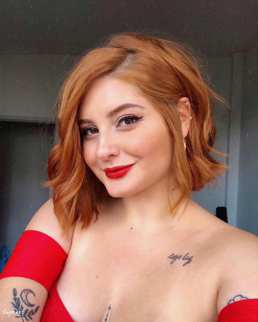 short wavy copper red hair