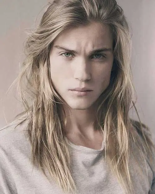 straight long hairstyle 5