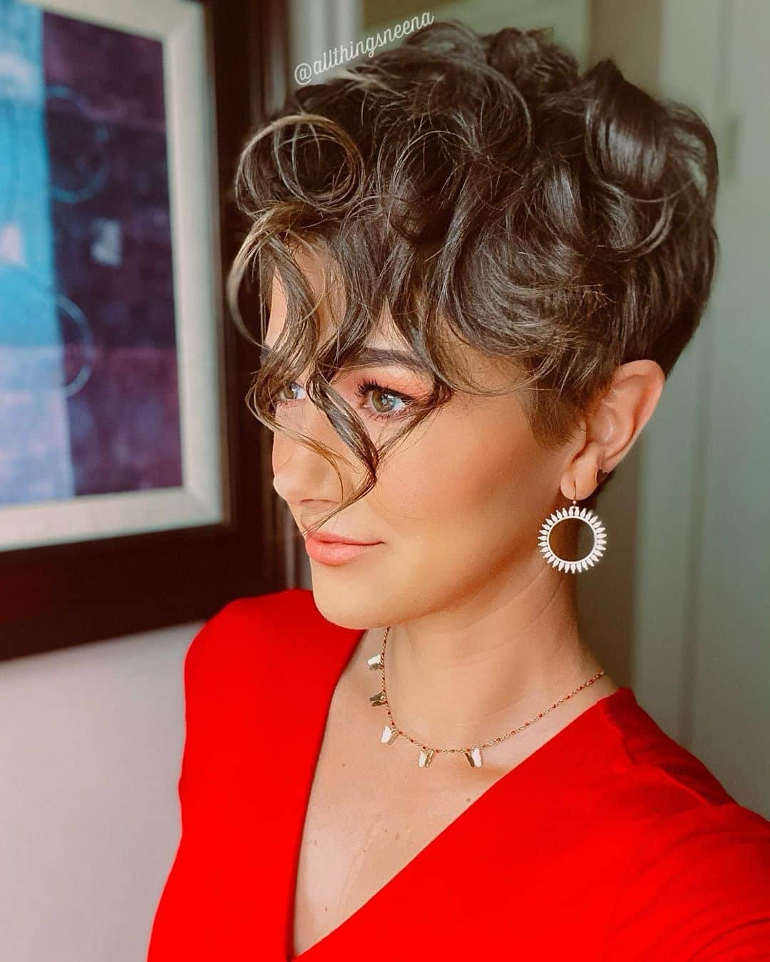undercut wavy bob hair