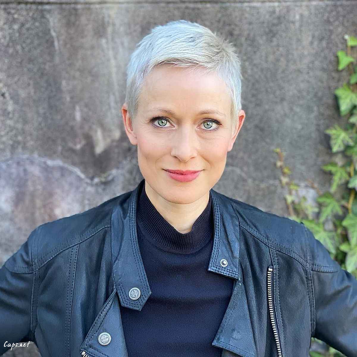 very short pixie cut for fine hair