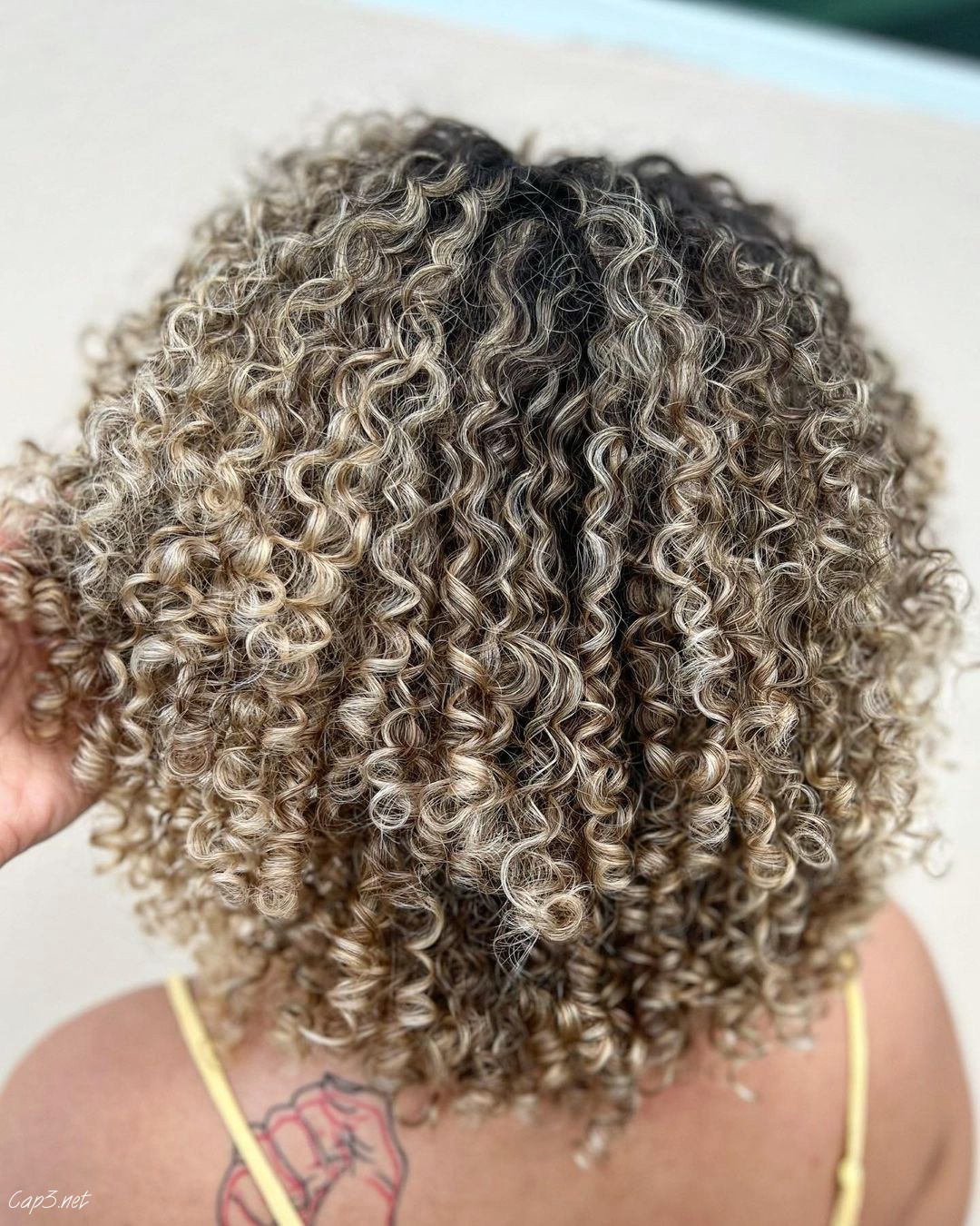Light Blonde Rezo Hair