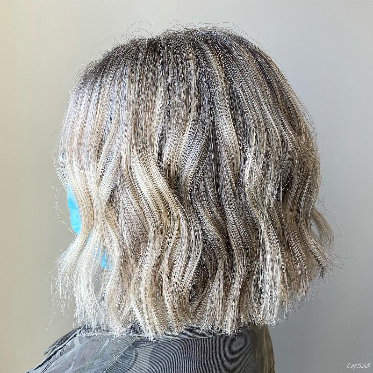 Platinum Wavy Bob Hairdo