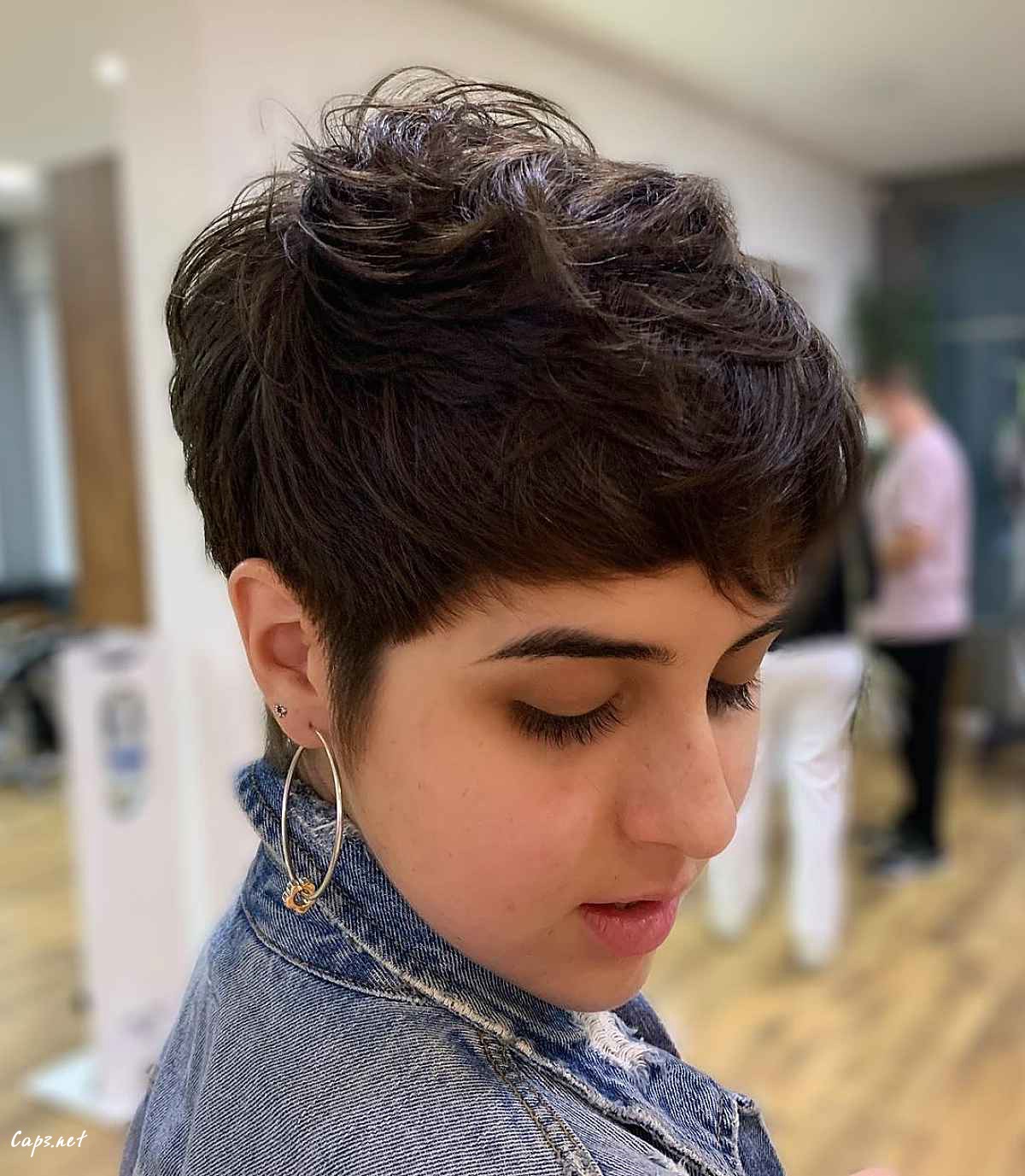 cute pixie cut for a round face